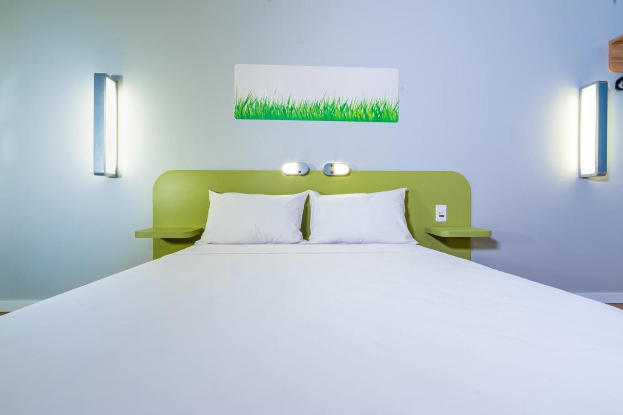 Ibis Budget Fortaleza Praia De Iracema Exterior foto