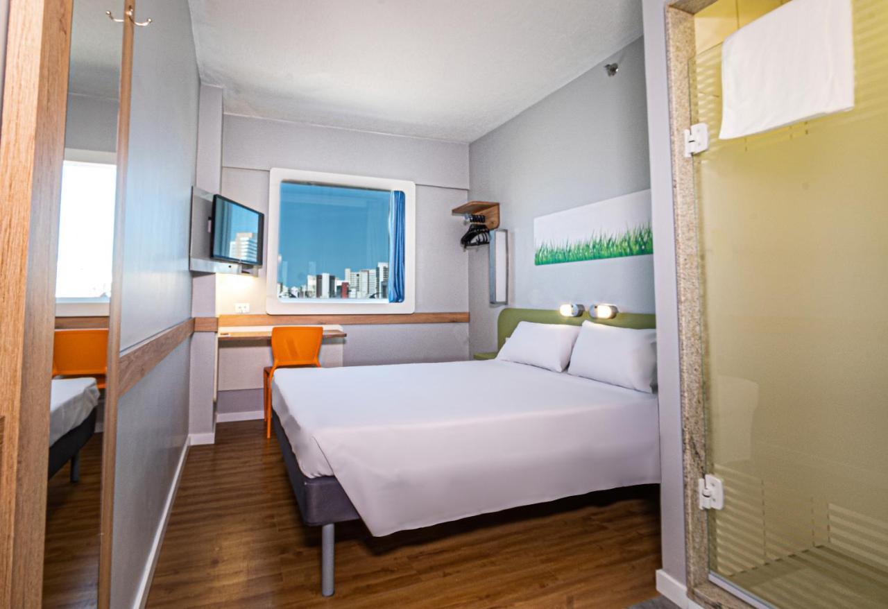 Ibis Budget Fortaleza Praia De Iracema Exterior foto