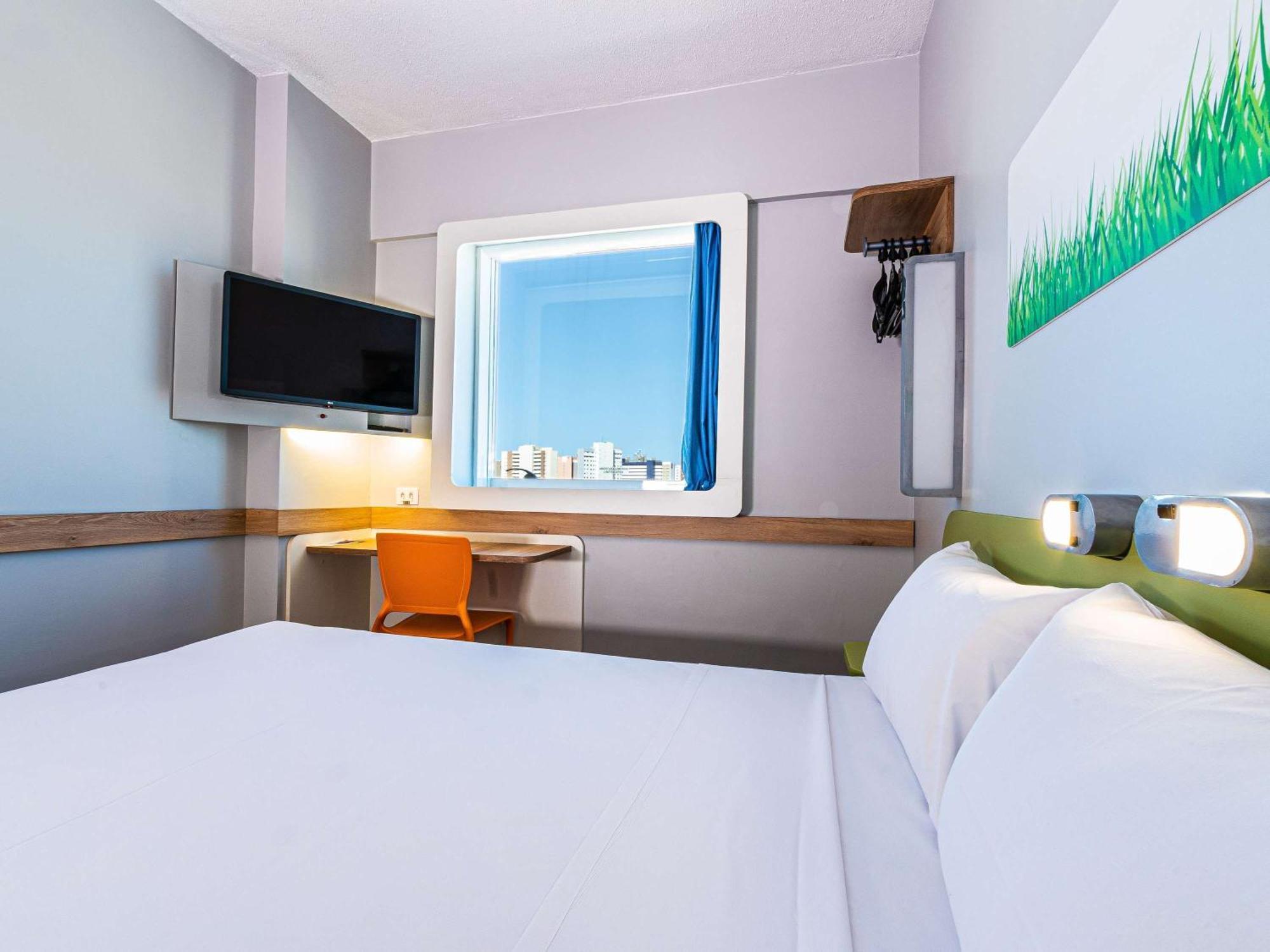 Ibis Budget Fortaleza Praia De Iracema Exterior foto