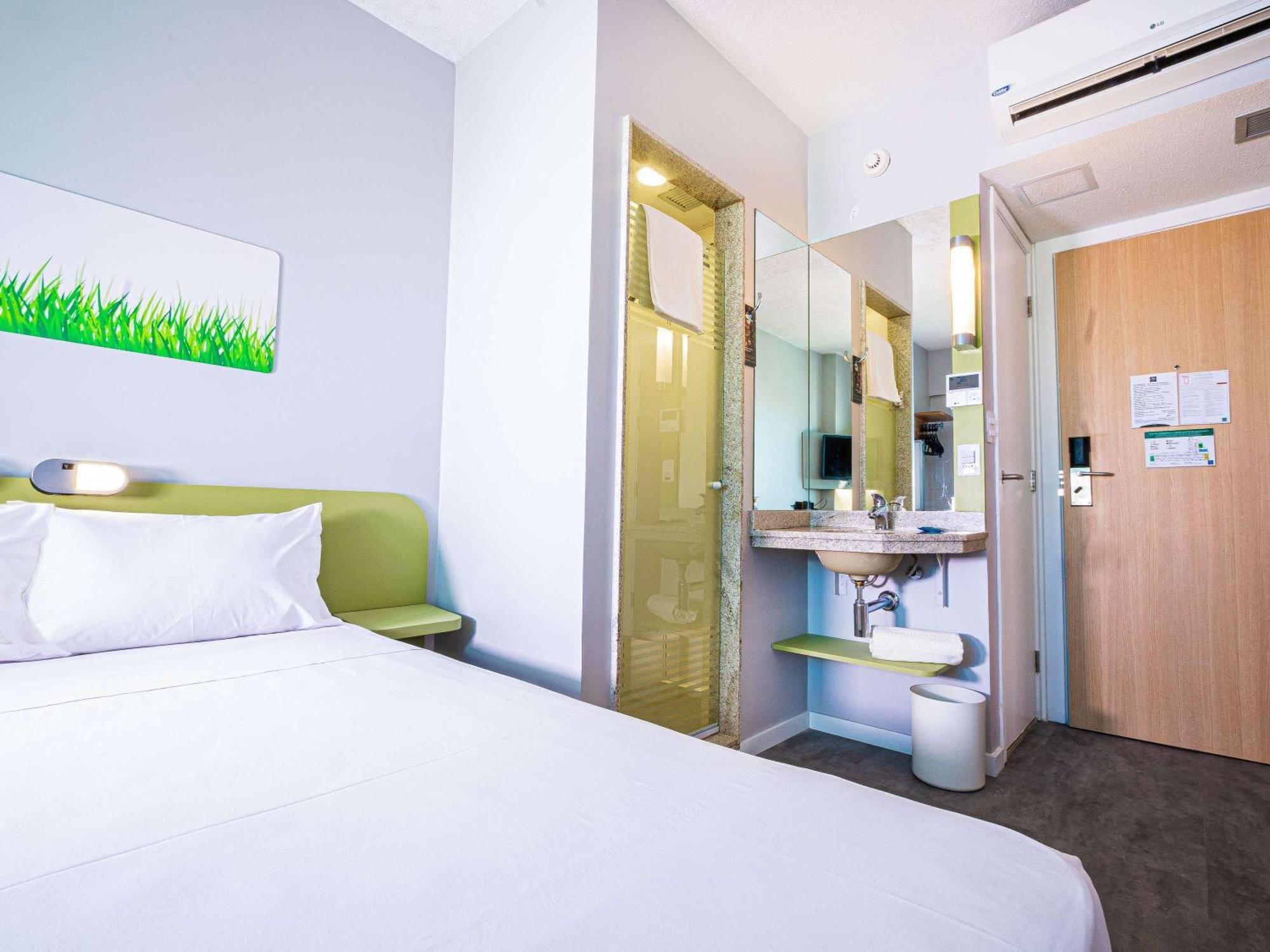 Ibis Budget Fortaleza Praia De Iracema Exterior foto